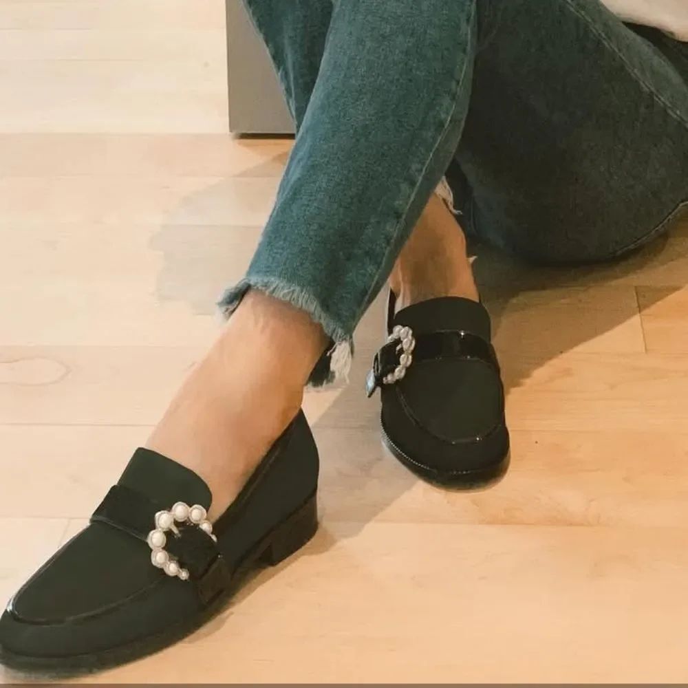 BRAND NEW CL BY LAUNDRY RHINESTONE BUCKLE DESIGN DETAIL LOAFERS